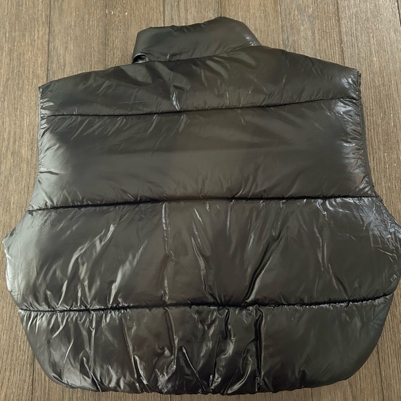 Zara Cropped Black Puffer Jacket Coat with High Neck. Shiny Black. Size Large - Picture 5 of 11